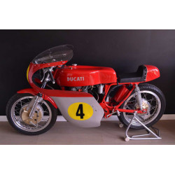 DUCATI TANK RACE